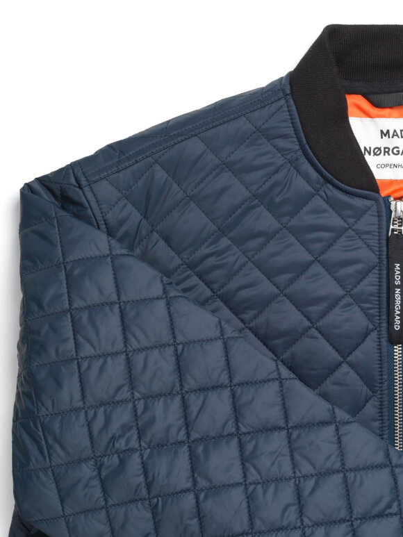 Mads Nørgaard - Shiny quilt clizza frakke