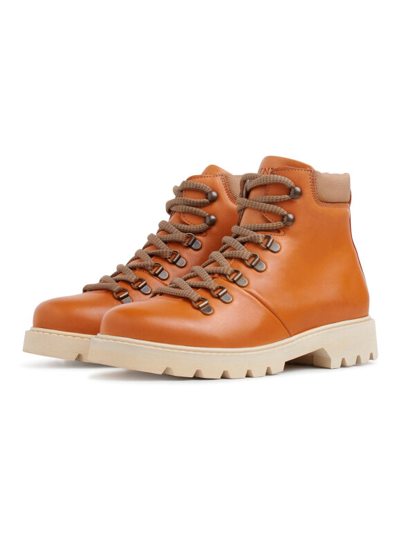 Garment Project - City Hiker, Caramel Leather