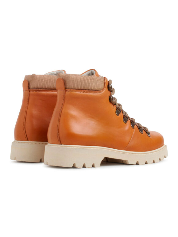 Garment Project - City Hiker, Caramel Leather