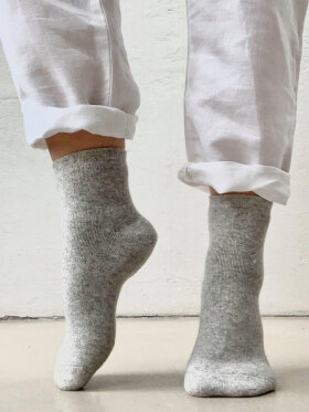 CareByMe - Soft cashmere socks, 2 farver