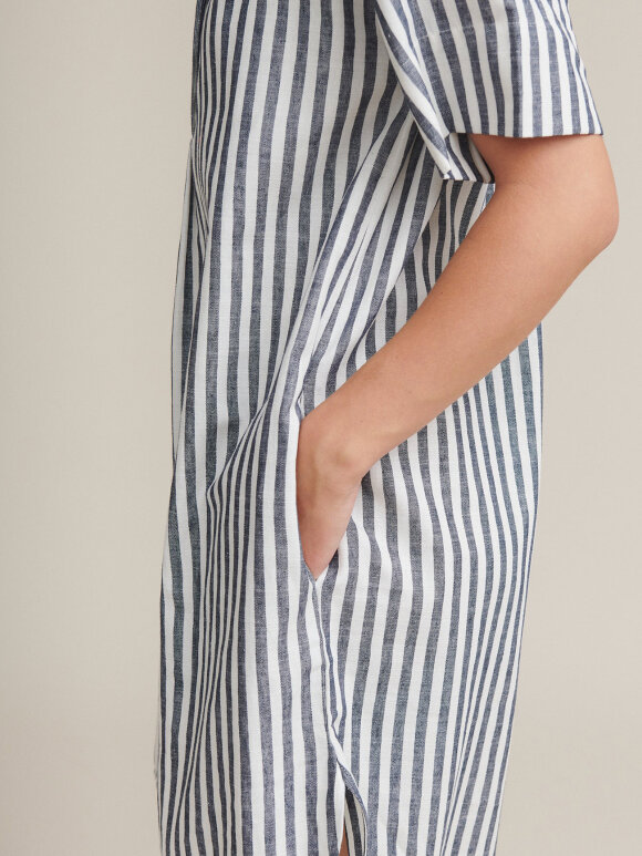 Basic Apparel - Vilde Tunique dress navy stripes