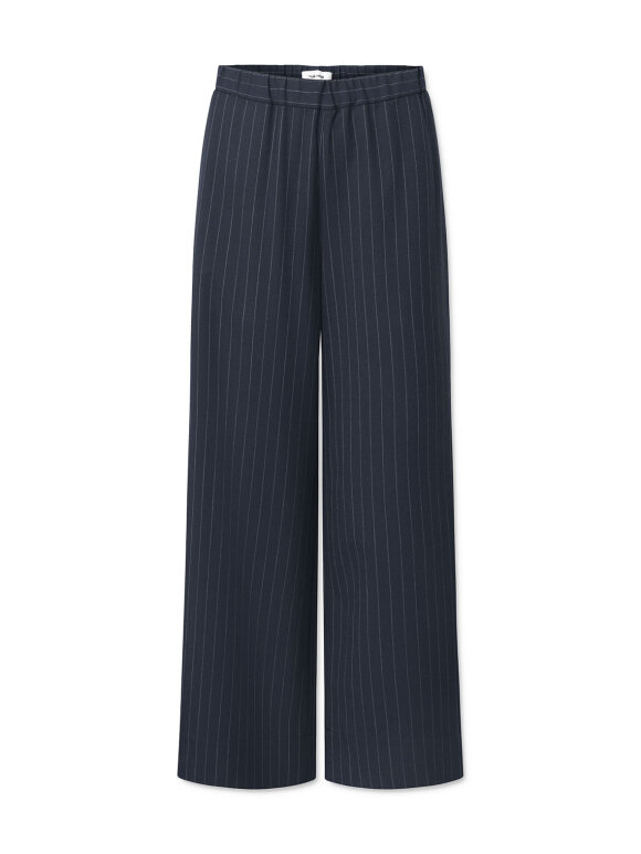 Nué Notes - Jefferson pant - navy pinstripe